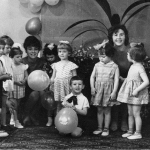 В детском саду №54 с мамой-воспитателем. Черноголовка, 1963. 