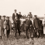Василий Викторович Кикин стоит в центре на строительстве Турксиба. Озеро Сасык-Куль, 05.09.1927. 