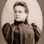 ФОТО подписано Виктором Васильевичем Кикиным. Анна Яковлевна Ходакова летом 1896г., по осени - Кикина. 