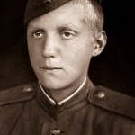 Камил Павлович Николаев перед уходом на фронт в 1943. 