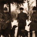 На охоте. Три брата Виктор, Михаил и Владимир Кикины. Верякуши, 1903. 