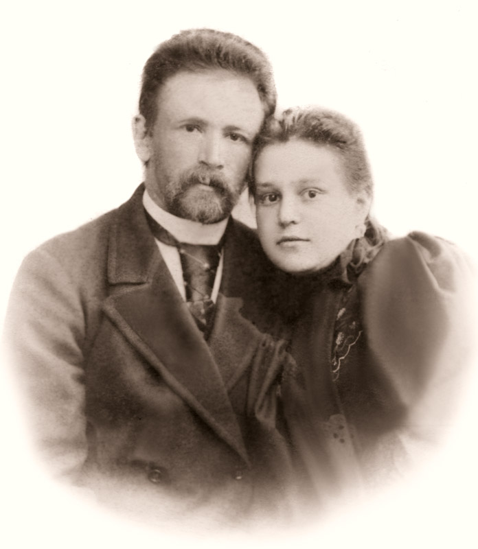 Виктор Васильевич Кикин и Анна Яковлевна Ходакова-Кикина в день свадьбы, 1896г