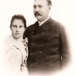Мария Яковлевна Ходакова-Лейно с мужем Петром Андреевичем Лейно-Сурсохо в день свадьбы, 1895г. 