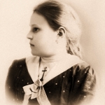 ФОТО подписано Виктором Васильевичем Кикиным. Анна Яковлевна Ходакова, а затем по мужу Кикина. Арзамас, 1895. 