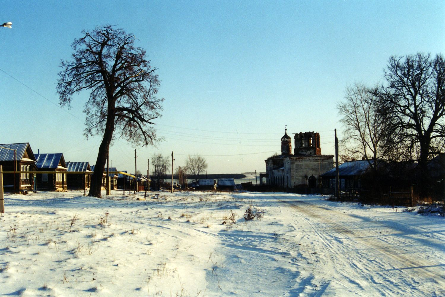 Покровская церковь. Верякуши (30.11.2002)