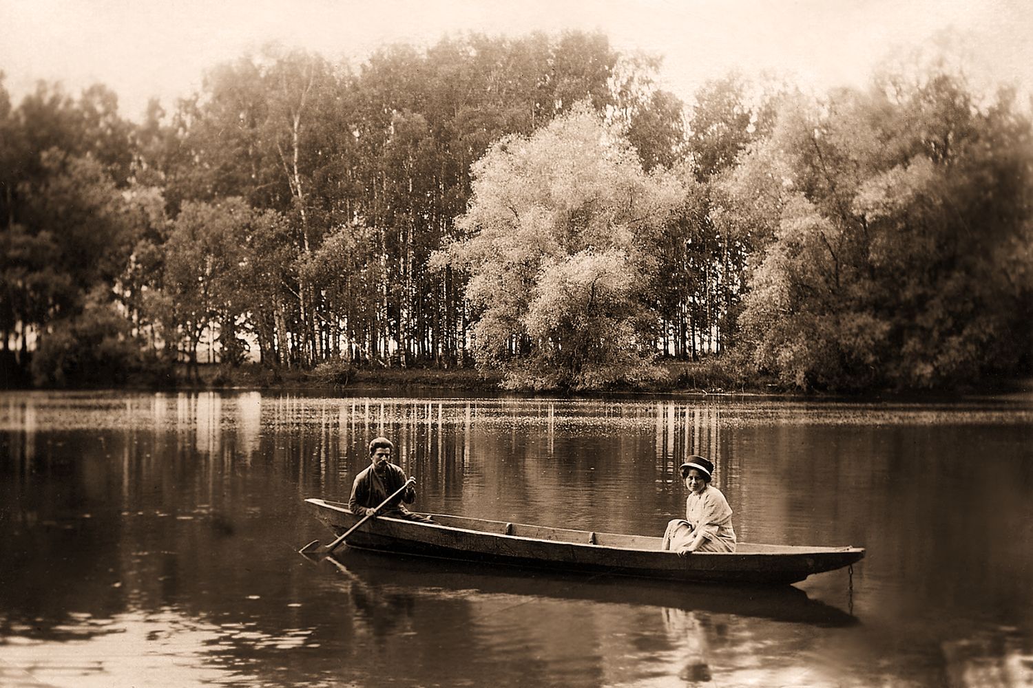 Большой пруд в Рогожке. Врач Н.А.Куняева с братом – сельским учителем