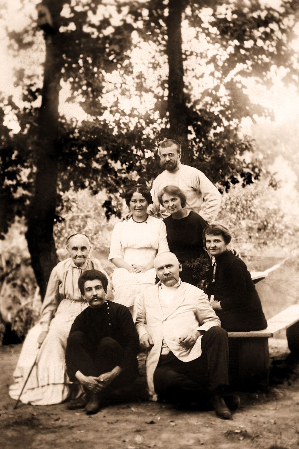 Варвара Петровна Щербакова и персонал Рогожинской Больницы, 1907г 